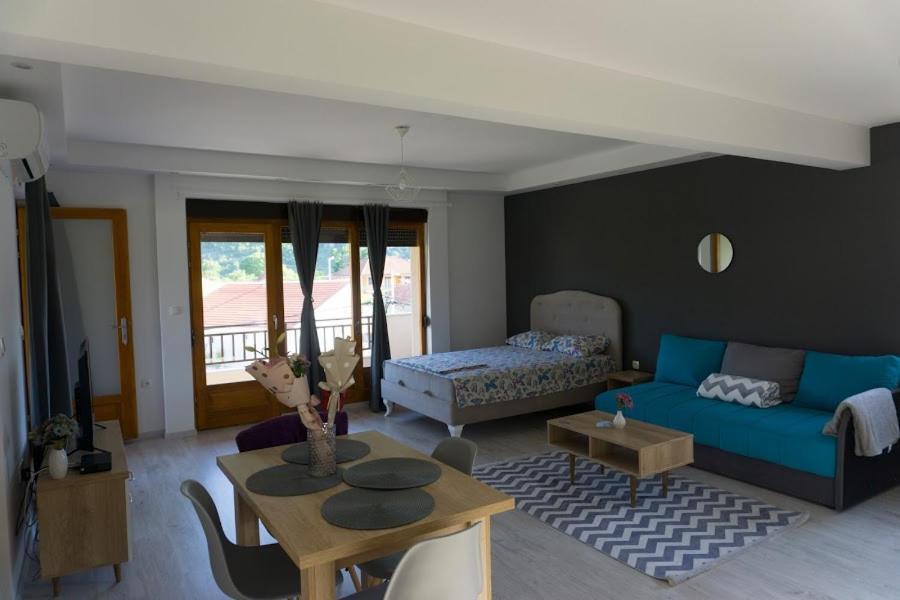 Apartments Ena เทรบินเย ภายนอก รูปภาพ